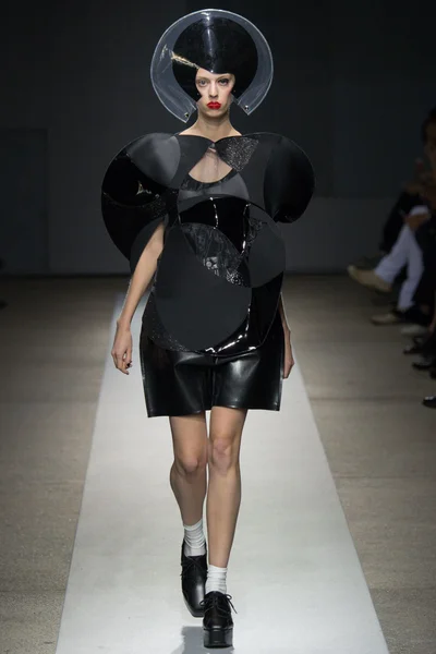 Look 1